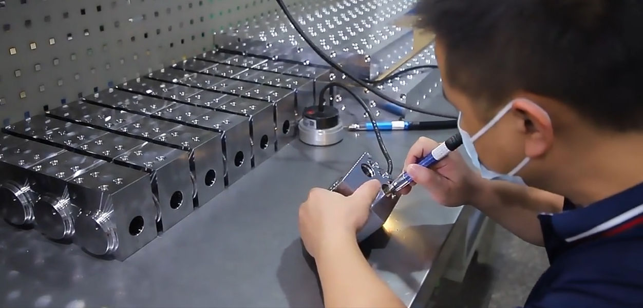 Dongguan Zhongwei Metal Products Co., Ltd производственная линия производителя